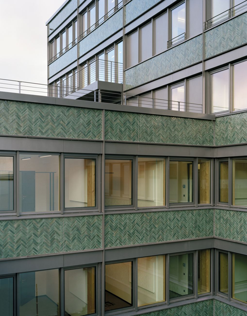 Daimlerstraße Hamburg Büogebäude, Kachelfassade, marazzi-Fliesen, LH Architekten, Architektur Hamburg 