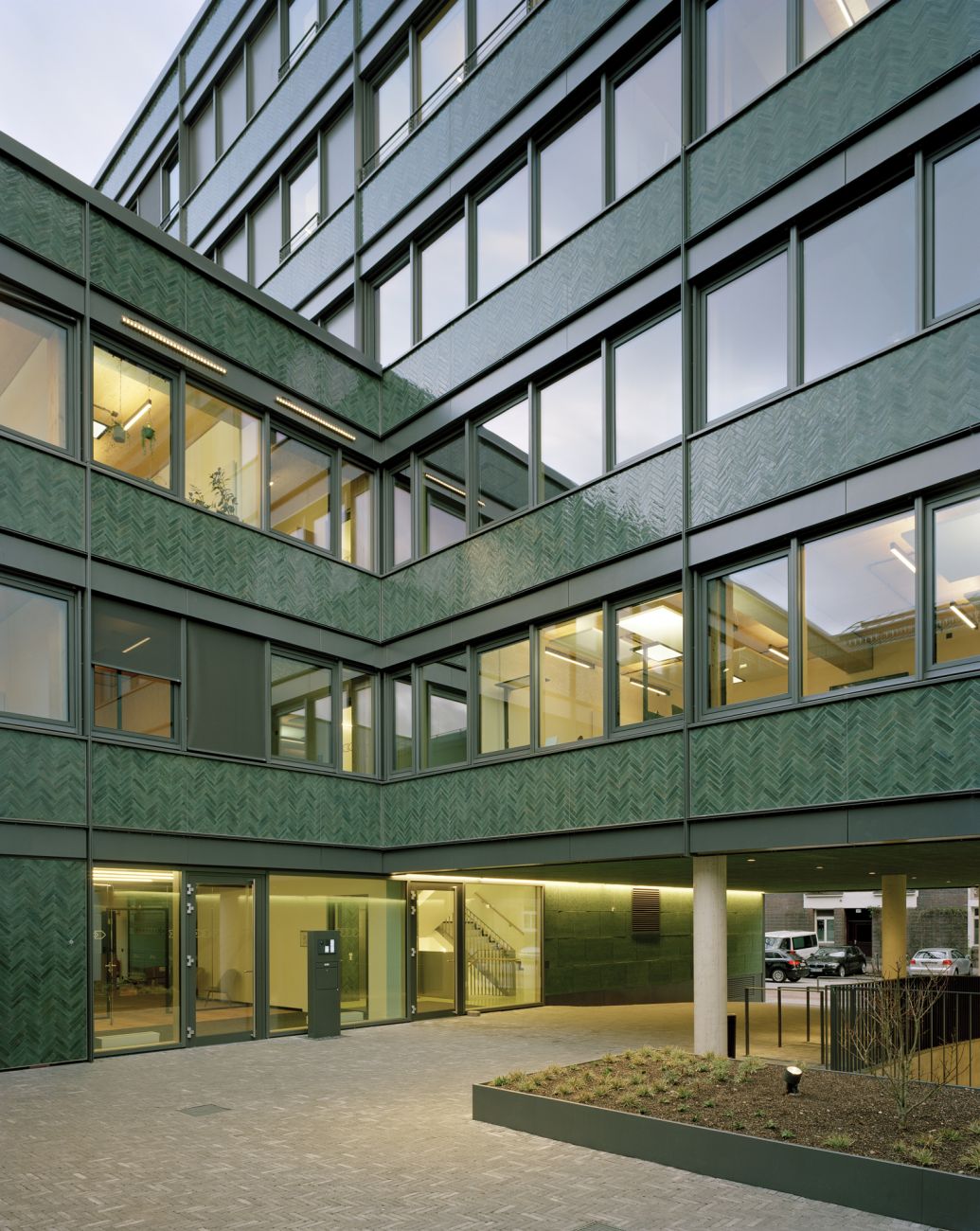 Daimlerstraße Hamburg Büogebäude, Kachelfassade, marazzi-Fliesen, LH Architekten, Architektur Hamburg 