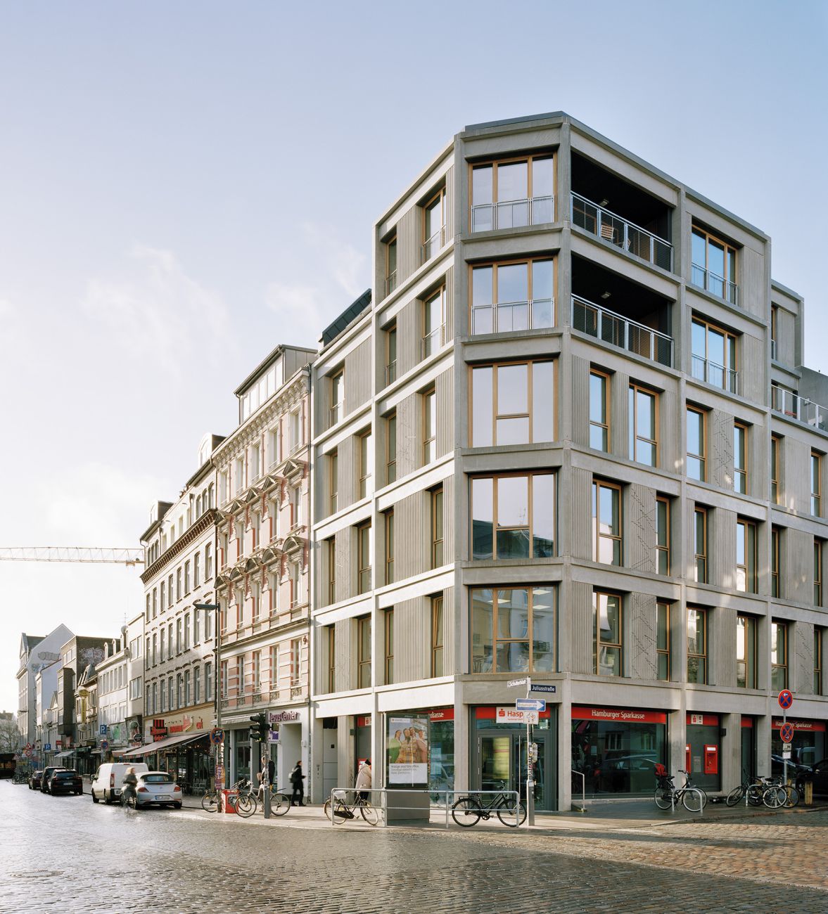 Schulterblatt Hamburg Haspa Schulterblatt, LH Architekten Landwehr Henke + Partner, Architekturfotografie, Architekturfotografie Hamburg, Schulterblatt Hamburg, Betonfassade, Fotografie Dorfmüller Klier, Dorfmüller Klier 