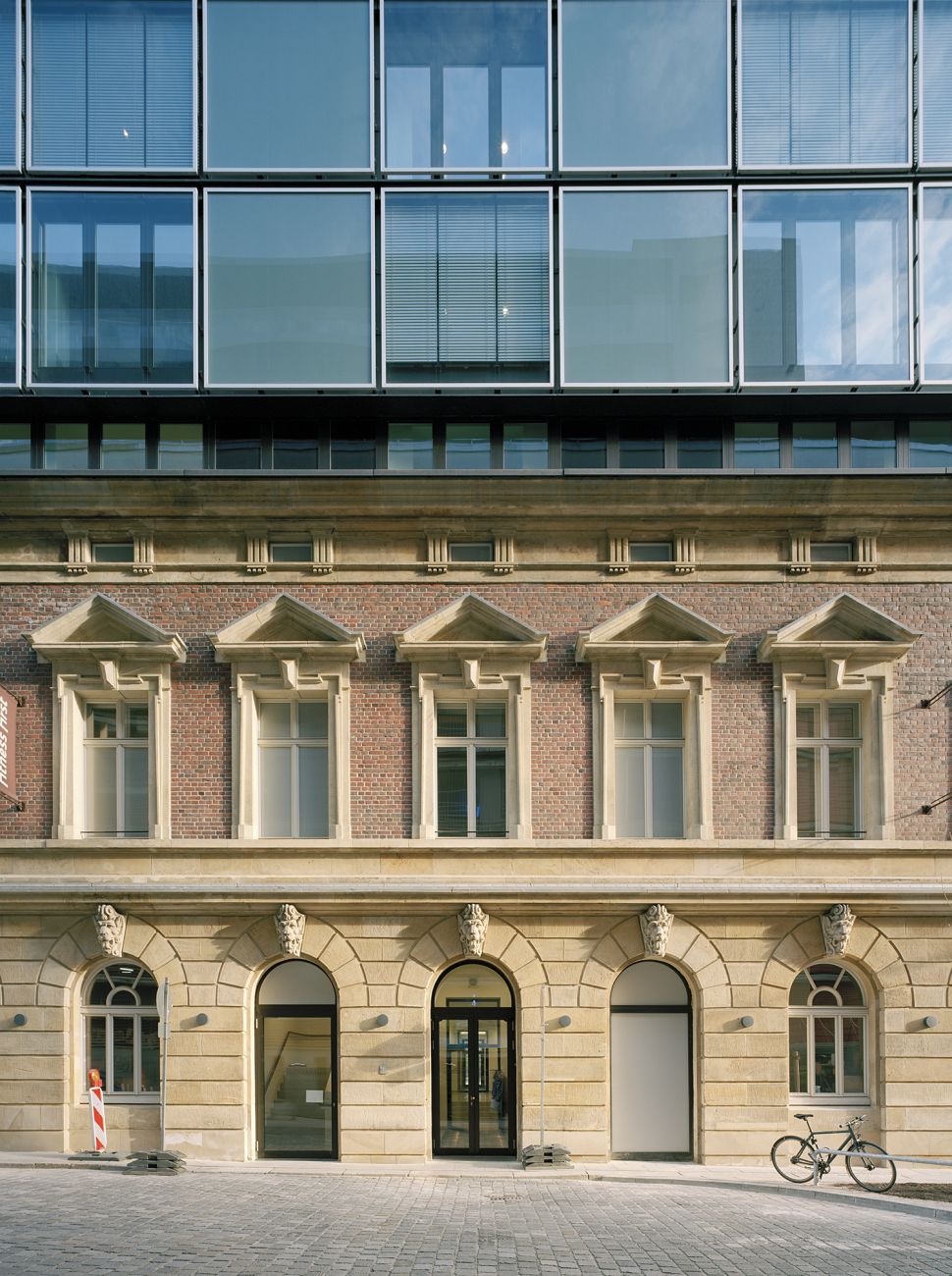 Work Life Center Hamburg LH Architekten, Work Life Center, Architekturfotografie Hamburg, Gorch-Fock-Wall Hamburg, Postgebäude Stephansplatz, Alte Post Stephansplatz, historische Fassade, Revitalisierung, Fotografie Dorfmüller Klier 