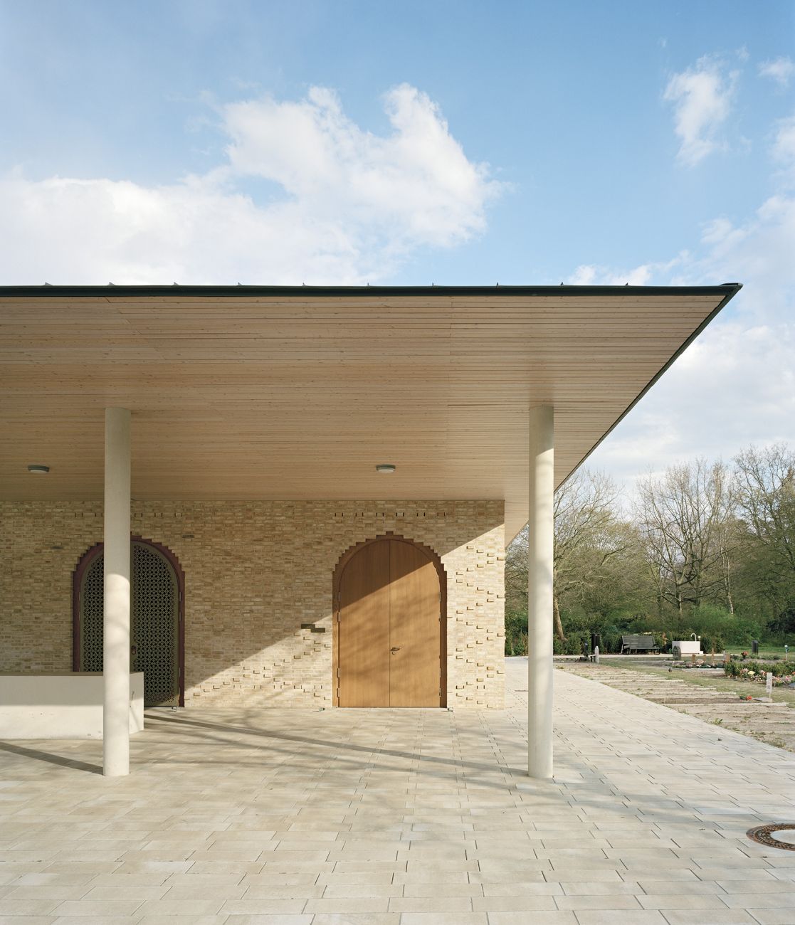 Muslimisches Wasch- und Gebetshaus Hamburg Waschhaus, Gebetshaus, Islam, Islamische Architektur, Muslimische Architektur, Muslimischer Friedhof, Architektur Hamburg, Medine Altiok 