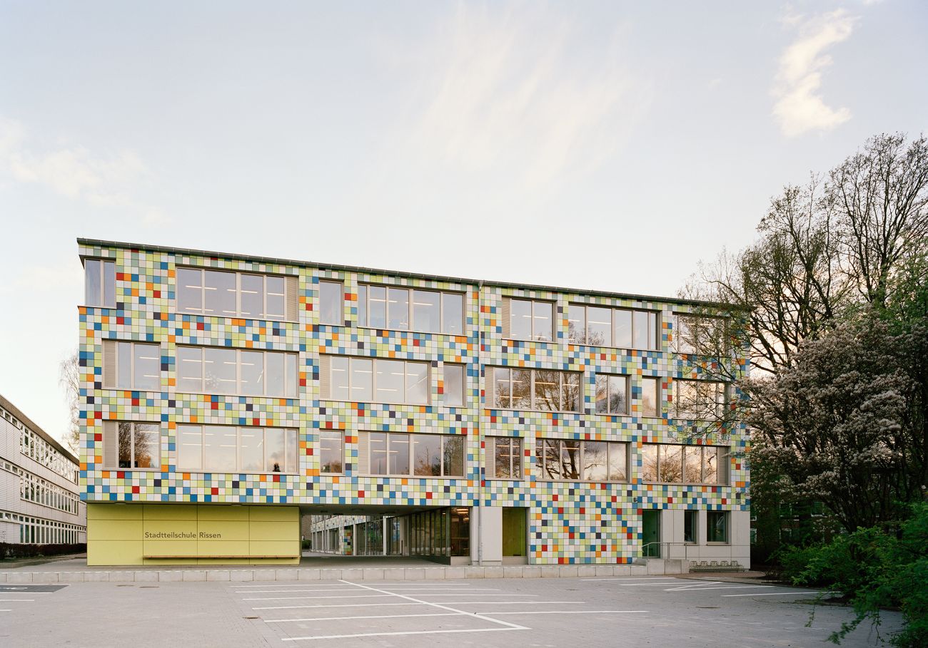 Campus Rissen Hamburg Campus Rissen Hamburg, Stadtteilschule Rissen, Eternit Fassade, zweitraum Büro für Architektur, Architekturfotografie Hamburg, Fotografie Dorfmüller Klier 