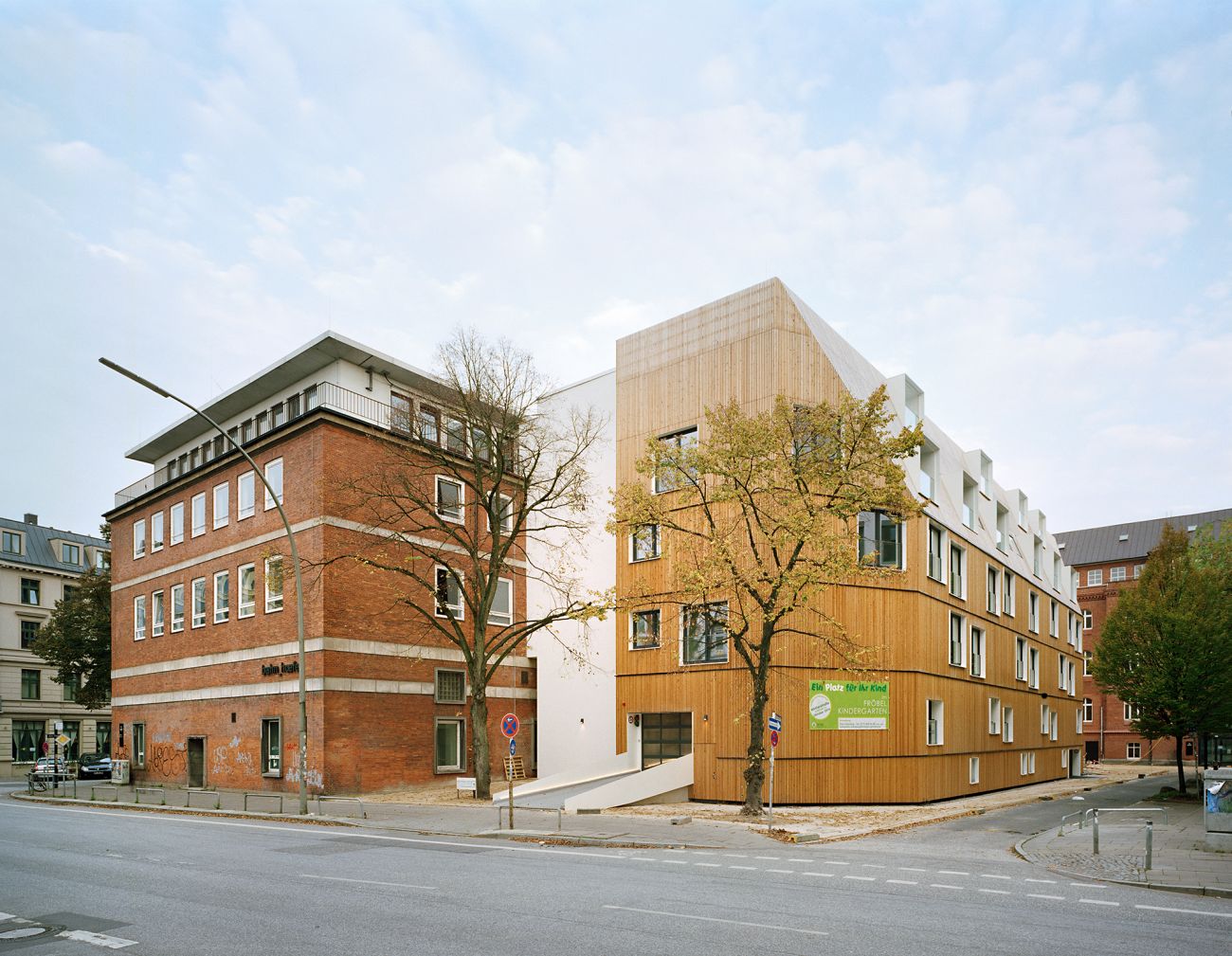 Kita Winterstraße Hamburg Kindertagesstätte Hamburg, bahn_hoefe Hamburg, LH Architekten, Holzfassade, Architekturfotografie Hamburg, Fotografie Dorfmüller Klier 