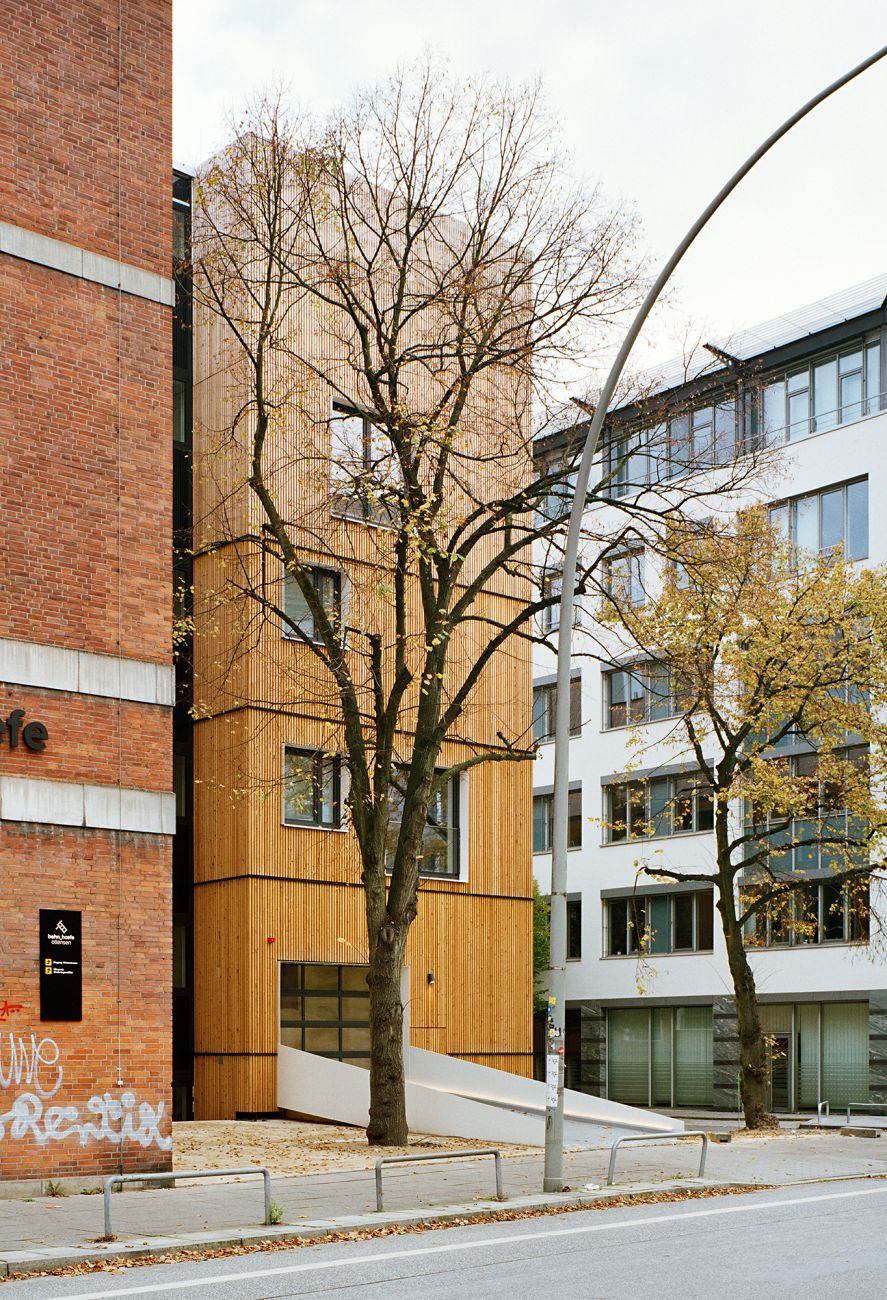 Kita Winterstraße Hamburg Kindertagesstätte Hamburg, bahn_hoefe Hamburg, LH Architekten, Holzfassade, Architekturfotografie Hamburg, Fotografie Dorfmüller Klier 