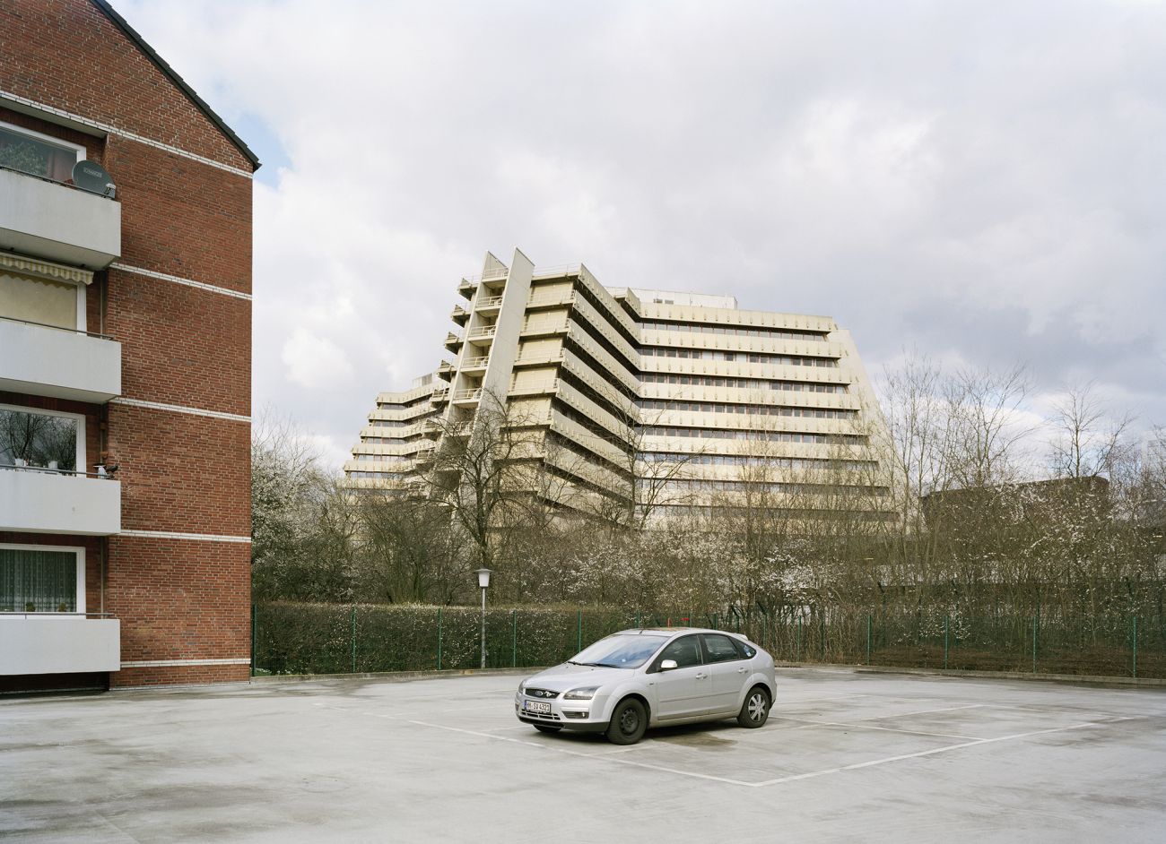 Bürostadt City Nord Fotografie Dorfmüller Klier, City Nord, Hamburg City Nord, Hamburg, Nachkriegsmoderne, Bürostadt, Gerhard Weber und Georg Küttinger, 70er Jahre-Architektur, Reissbrett-Planung, Architekturfotografie Hamburg, KSP Architekten Braunschweig 